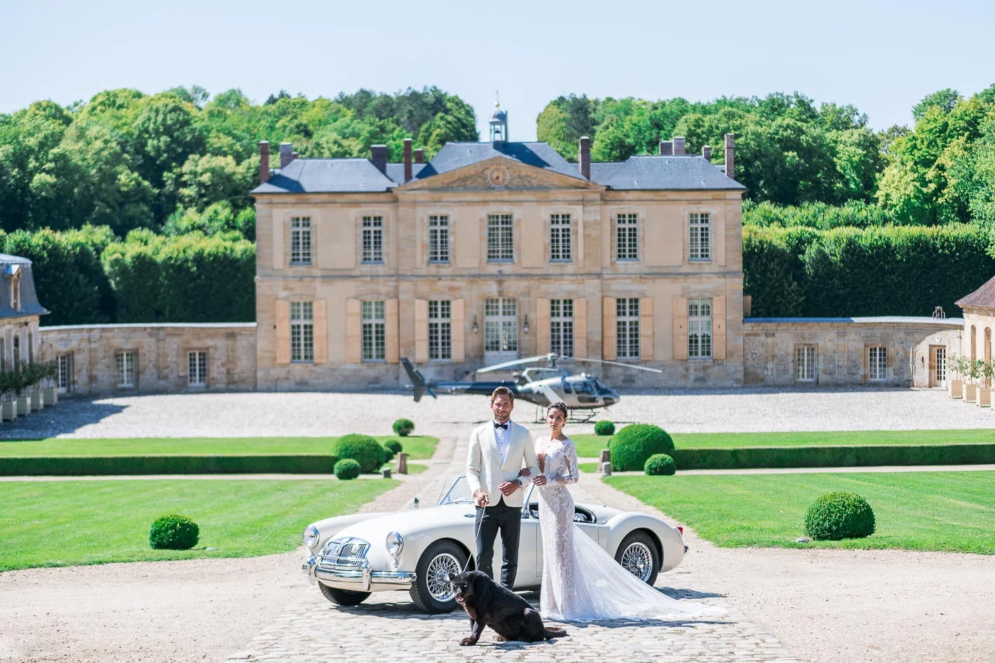 Pollak cvijeće Luksuzno vjenčanje u Château de Villette u Francuskoj u povijesnom dvorcu